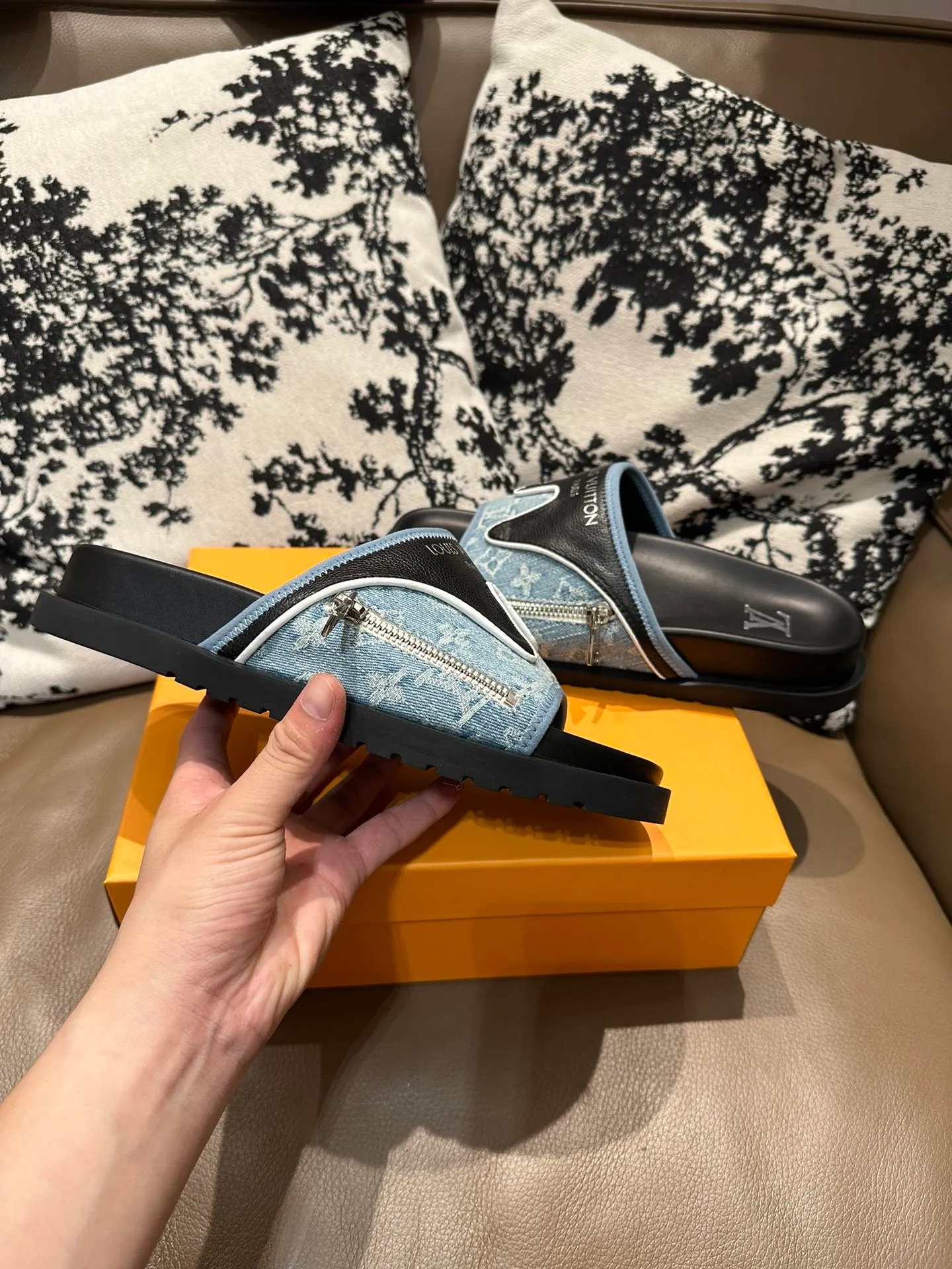 Men's shoes 💰340💰 LV zipper new style, cowhide surface, sheepskin lining, size 36-46